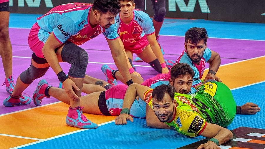 Photo: X | My Khel : Players in action during the Pro Kabaddi League 2023-24.